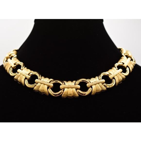 Givenchy Vintage Collar Necklace Brushed Gold Textured Chunky Signed 1980s 9A - Picture 4 of 12